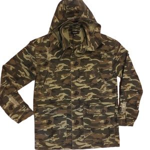 NWT Kaden K Men’s Distressed Camo Detachable Hood Jacket